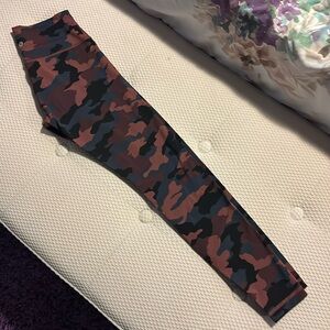 Lululemon leggings size 6